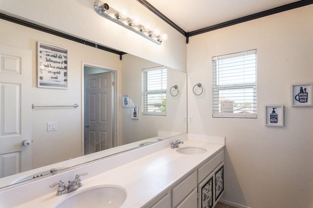 35622 Denver Cir, Winchester CA  92596-8568 exterior