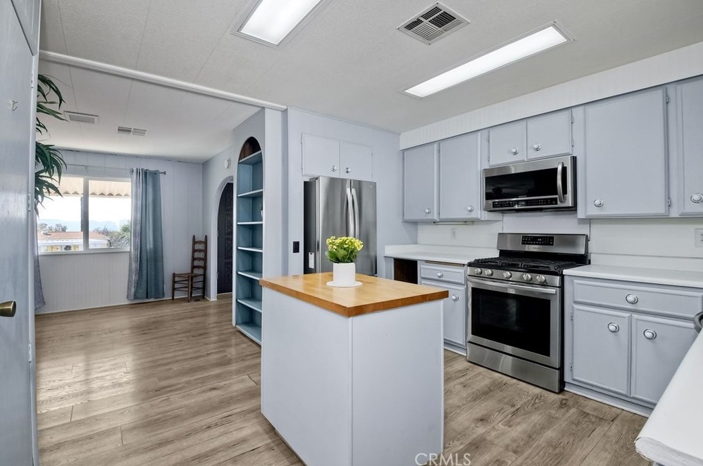 28664 Via Playa Del Rey, Murrieta CA  92563-5601 exterior