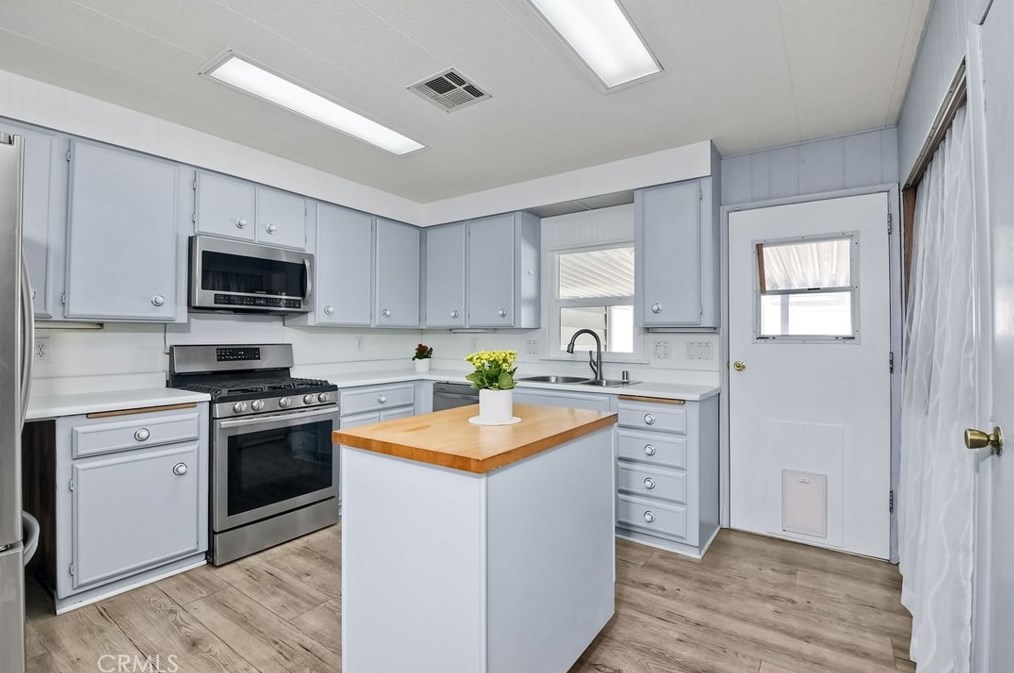 28664 Via Playa Del Rey, Murrieta CA  92563-5601 exterior