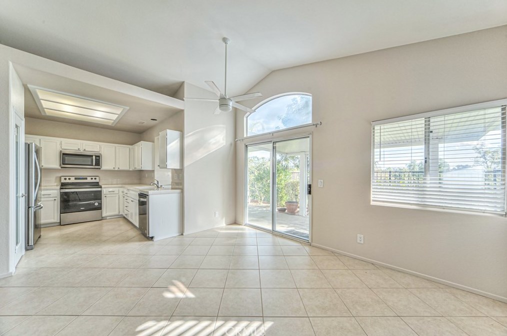 24201 Via Prima Vera, Murrieta CA  92562-3509 exterior