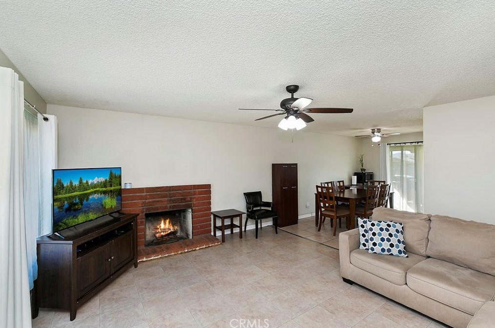 25213 Sugar Hill Rd, Moreno Valley CA  92553-6523 exterior