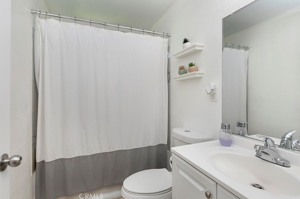 25213 Sugar Hill Rd, Moreno Valley CA  92553-6523 exterior