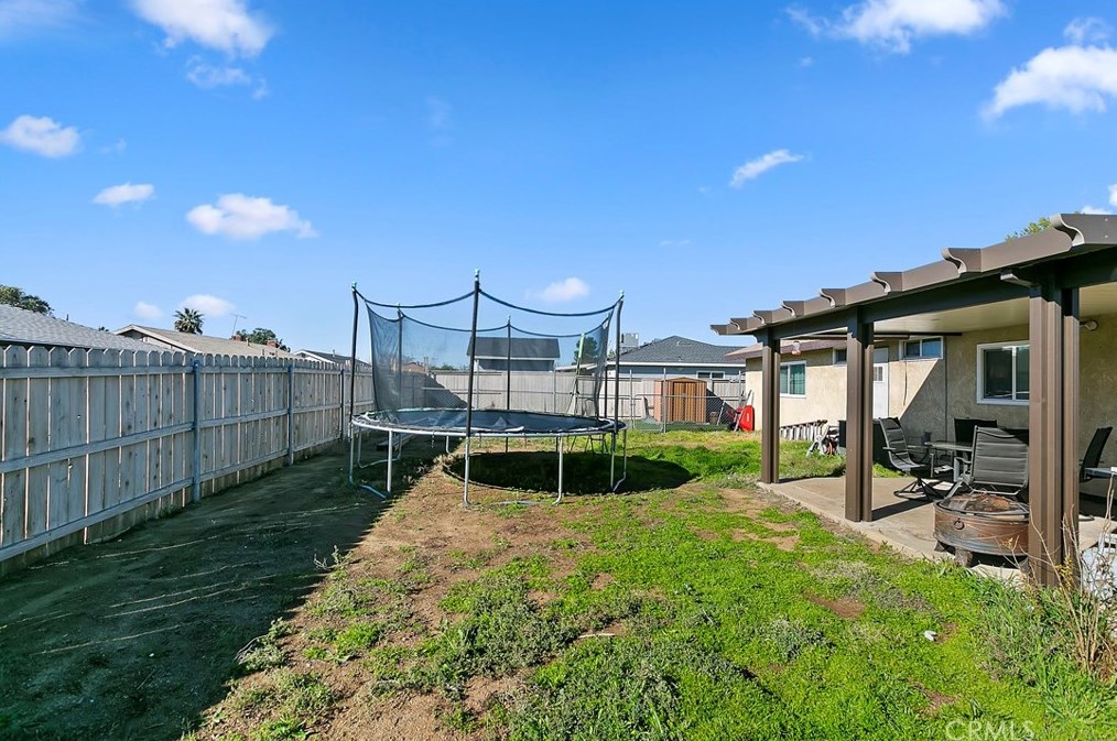 25213 Sugar Hill Rd, Moreno Valley CA  92553-6523 exterior