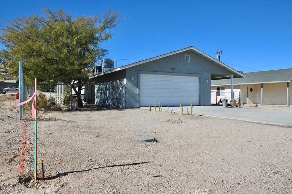 6664 Split Rock Ave, Twntynine Plm CA  92277-3256 exterior