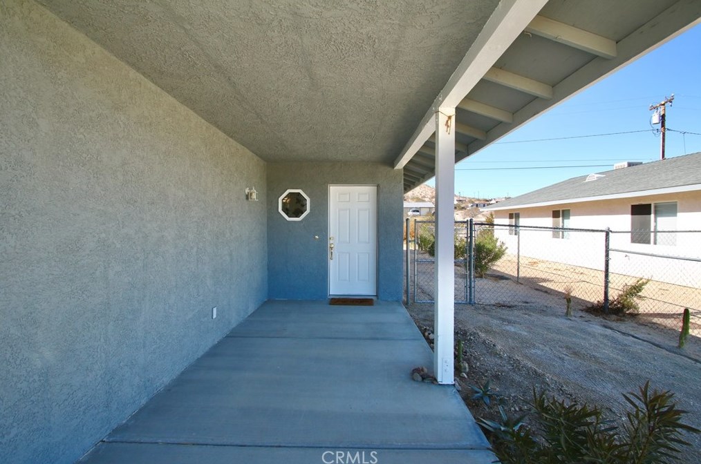 6664 Split Rock Ave, Twntynine Plm CA  92277-3256 exterior