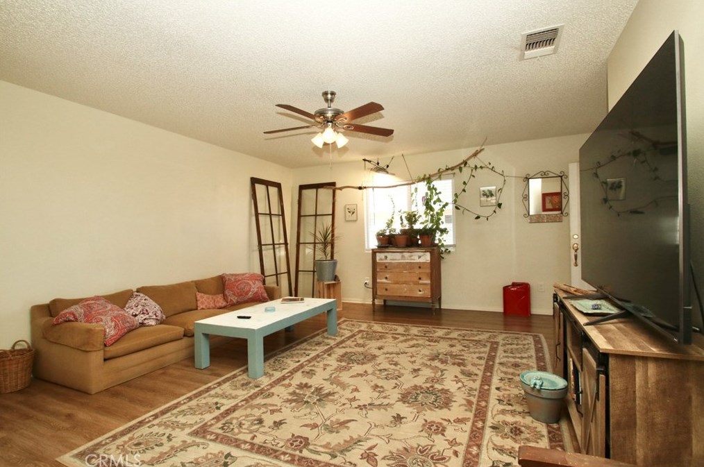 6664 Split Rock Ave, Twntynine Plm CA  92277-3256 exterior