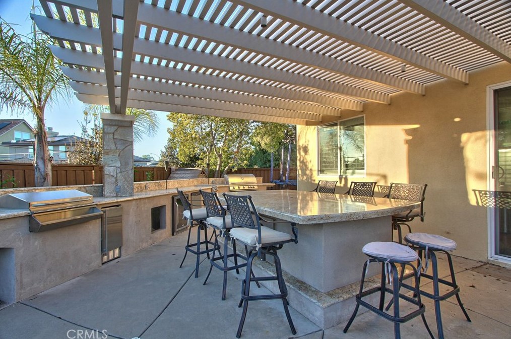 44045 Cindy Cir, Temecula CA  92592-5635 exterior