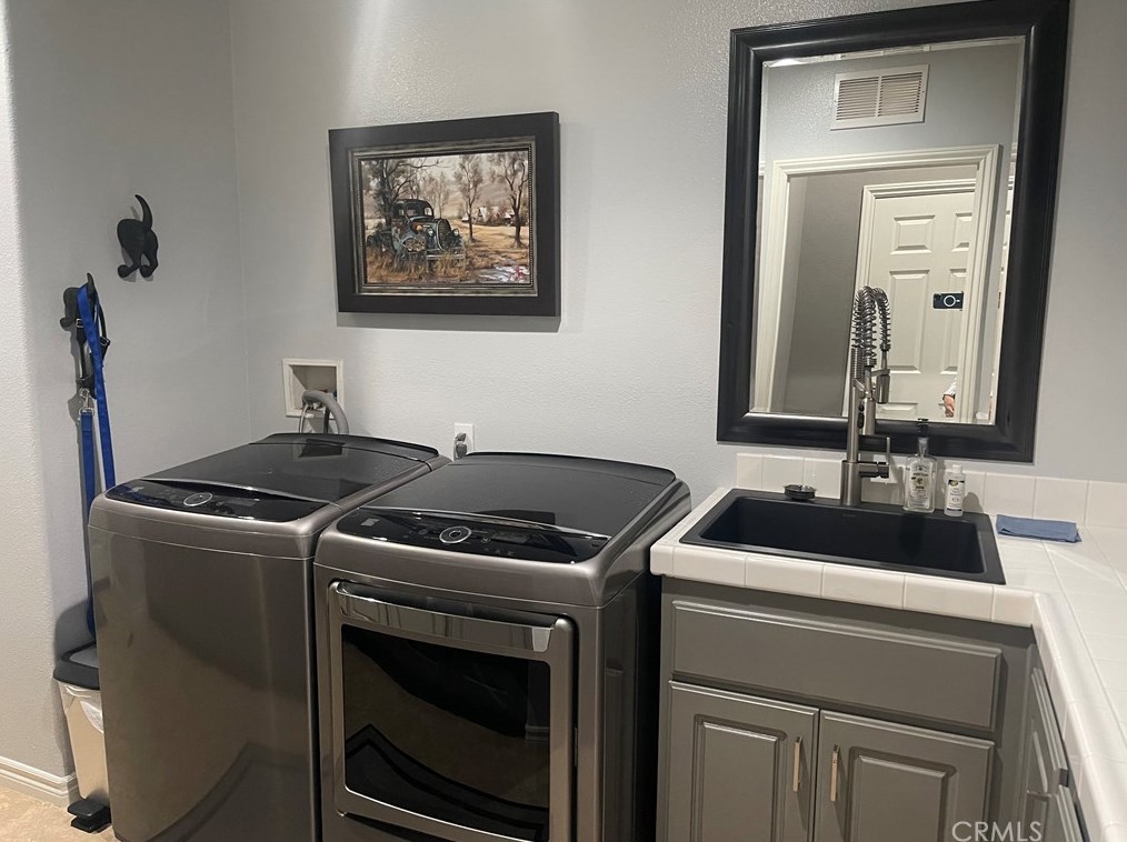 22869 Lindrick Ct, Murrieta CA  92562-5076 exterior