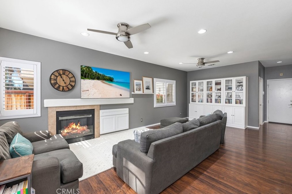39564 Montebello Way, Murrieta CA  92563-7334 exterior