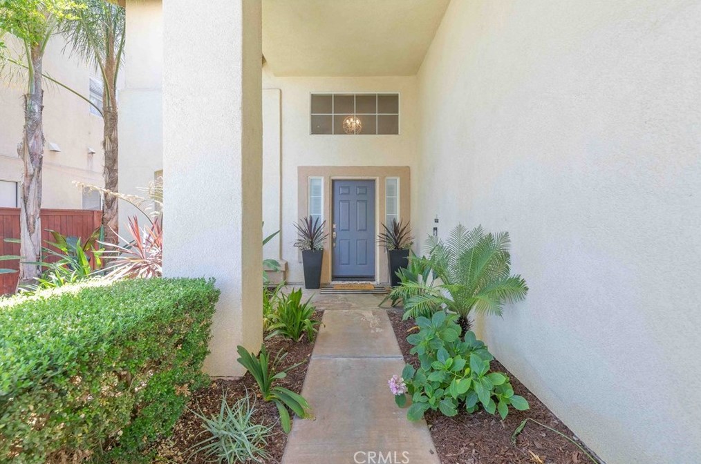 39564 Montebello Way, Murrieta CA  92563-7334 exterior