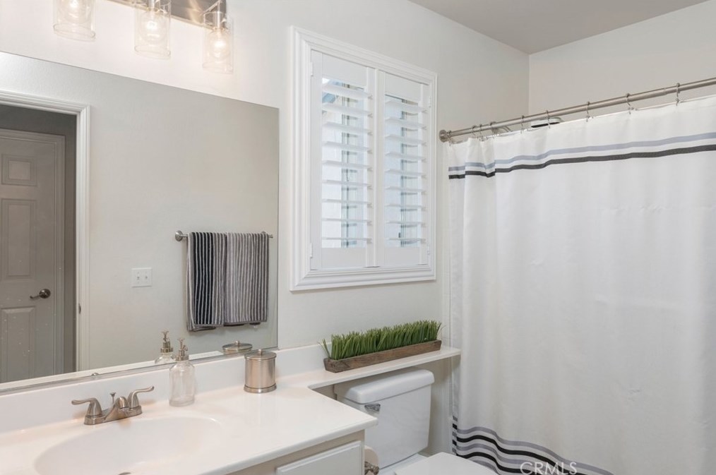 39564 Montebello Way, Murrieta CA  92563-7334 exterior