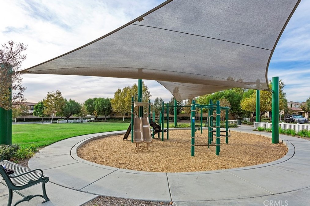 27406 Quincy Ln, Temecula CA  92591-4402 exterior