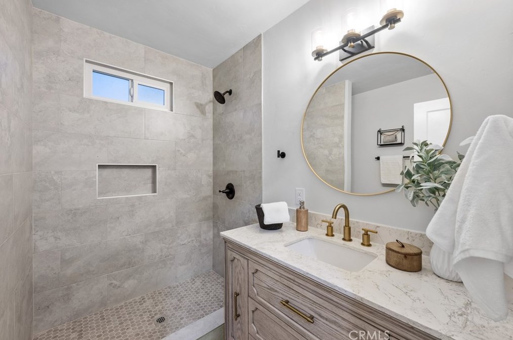 701 Fallbrook St, Fallbrook CA  92028-3443 exterior