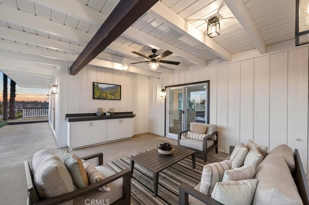 701 Fallbrook St, Fallbrook CA  92028-3443 exterior