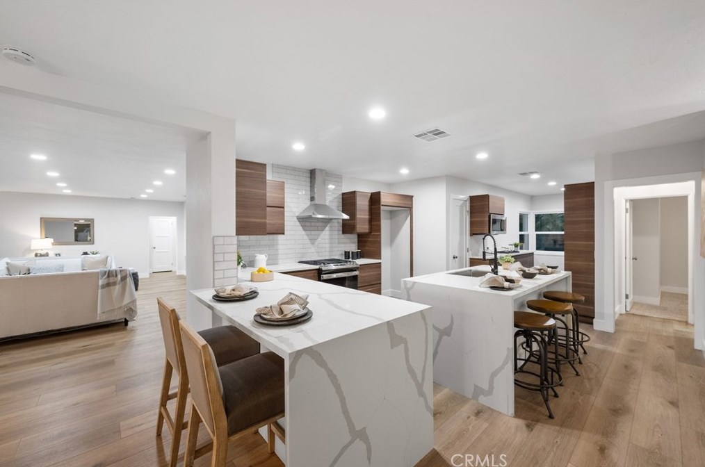 701 Fallbrook St, Fallbrook CA  92028-3443 exterior