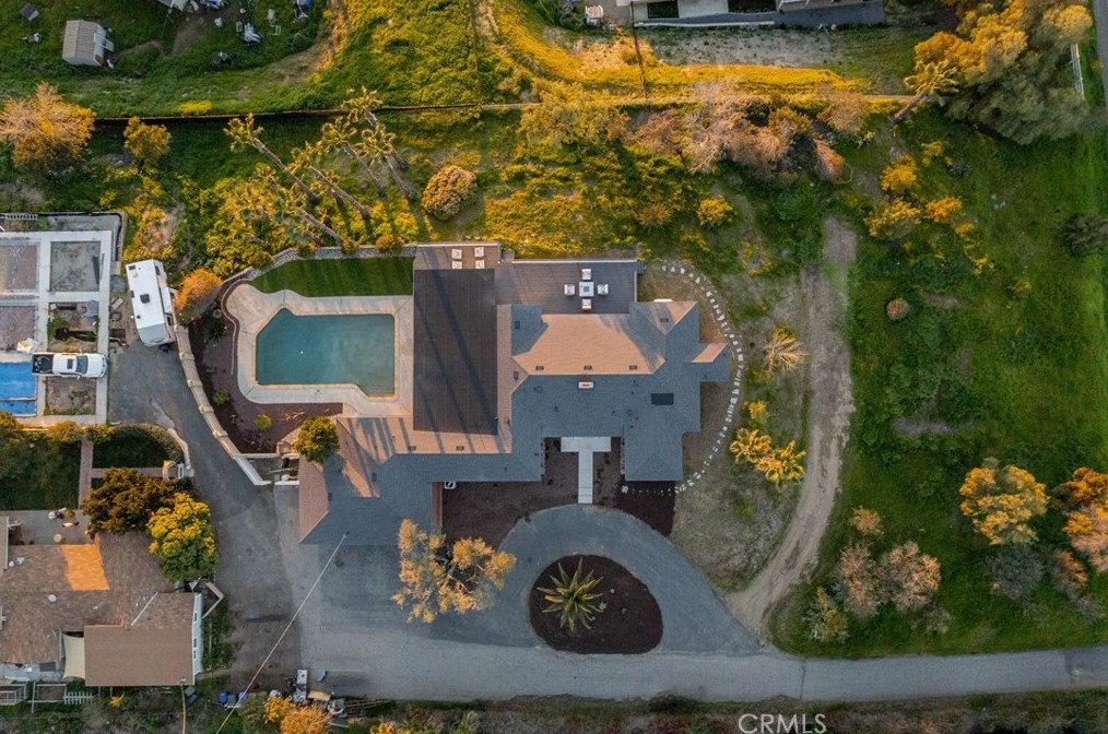 701 Fallbrook St, Fallbrook CA  92028-3443 exterior