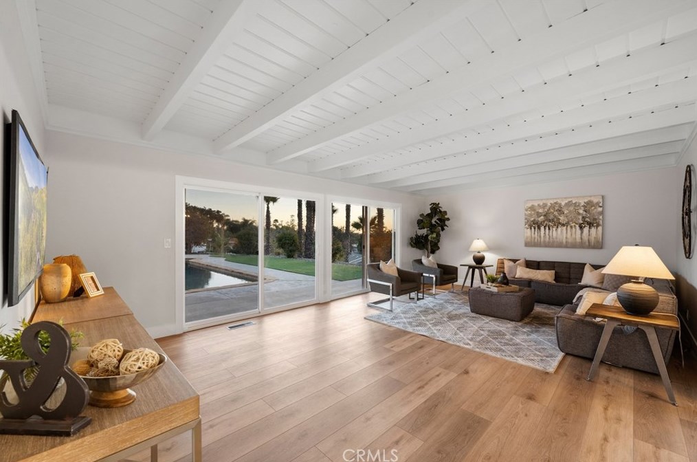 701 Fallbrook St, Fallbrook CA  92028-3443 exterior