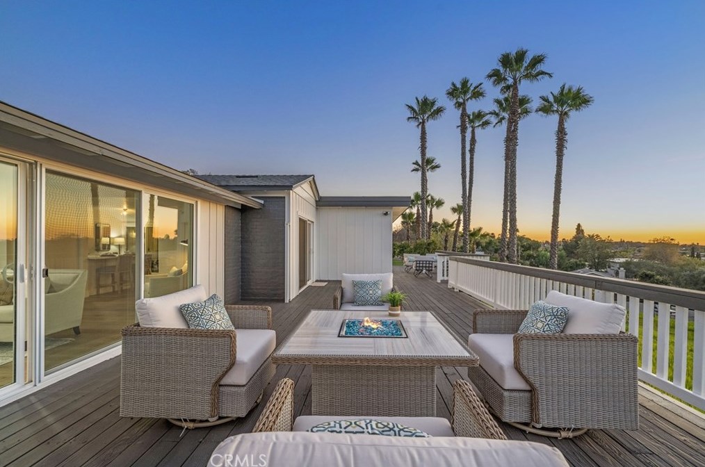 701 Fallbrook St, Fallbrook CA  92028-3443 exterior