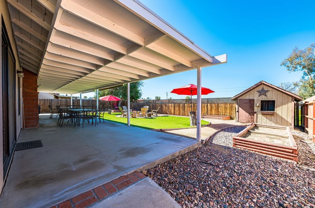 885 Digby Dr, Hemet CA  92545-1905 exterior