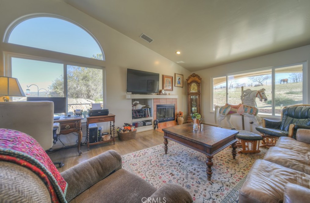 41511 Skyview Way, Aguanga CA  92536-9844 exterior