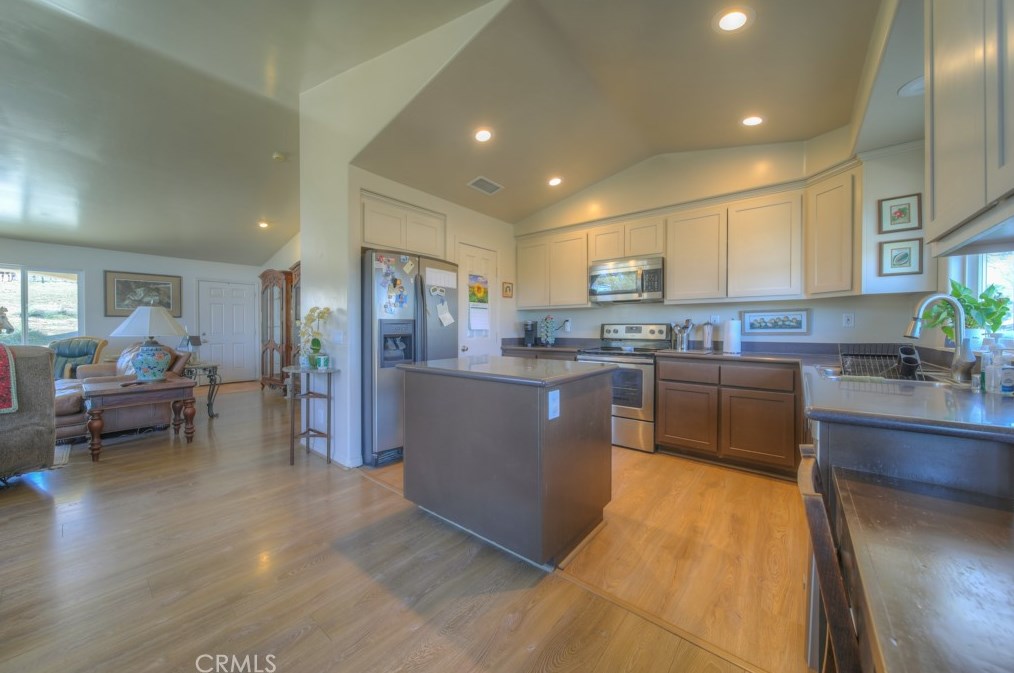 41511 Skyview Way, Aguanga CA  92536-9844 exterior