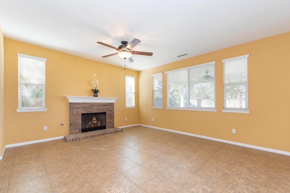 45447 Olive Ct, Temecula CA  92592-2836 exterior