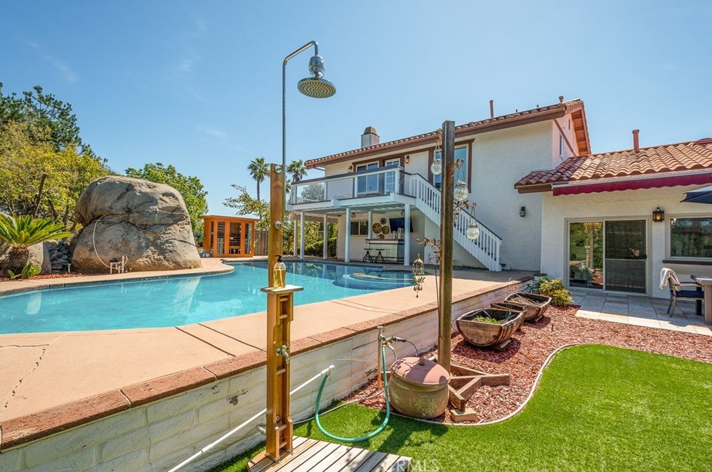 3054 Bernardo Ave, Escondido CA  92029-6612 exterior