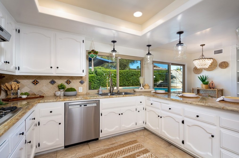 3054 Bernardo Ave, Escondido CA  92029-6612 exterior