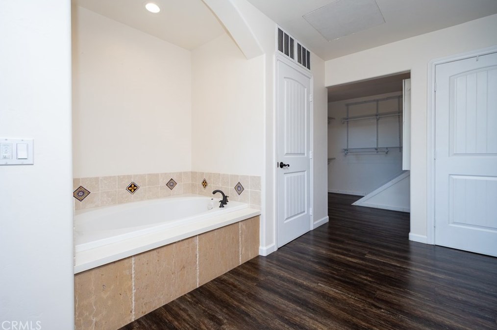 3054 Bernardo Ave, Escondido CA  92029-6612 exterior