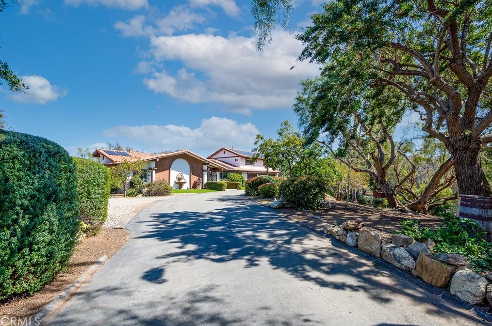 3054 Bernardo Ave, Escondido CA  92029-6612 exterior