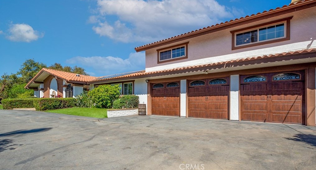 3054 Bernardo Ave, Escondido CA  92029-6612 exterior