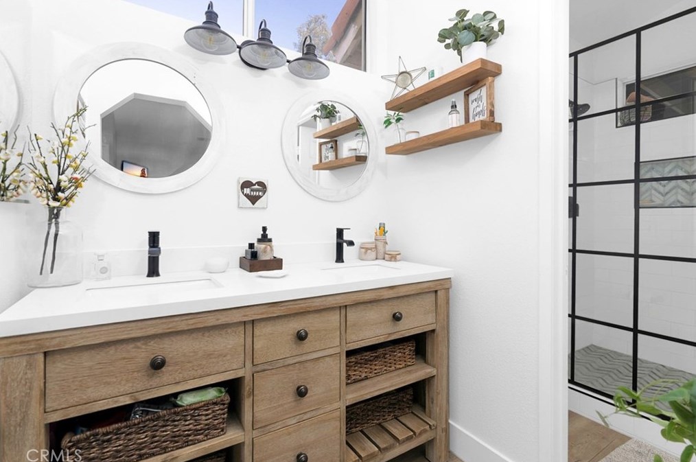 24666 Leafwood Dr, Murrieta CA  92562-4160 exterior