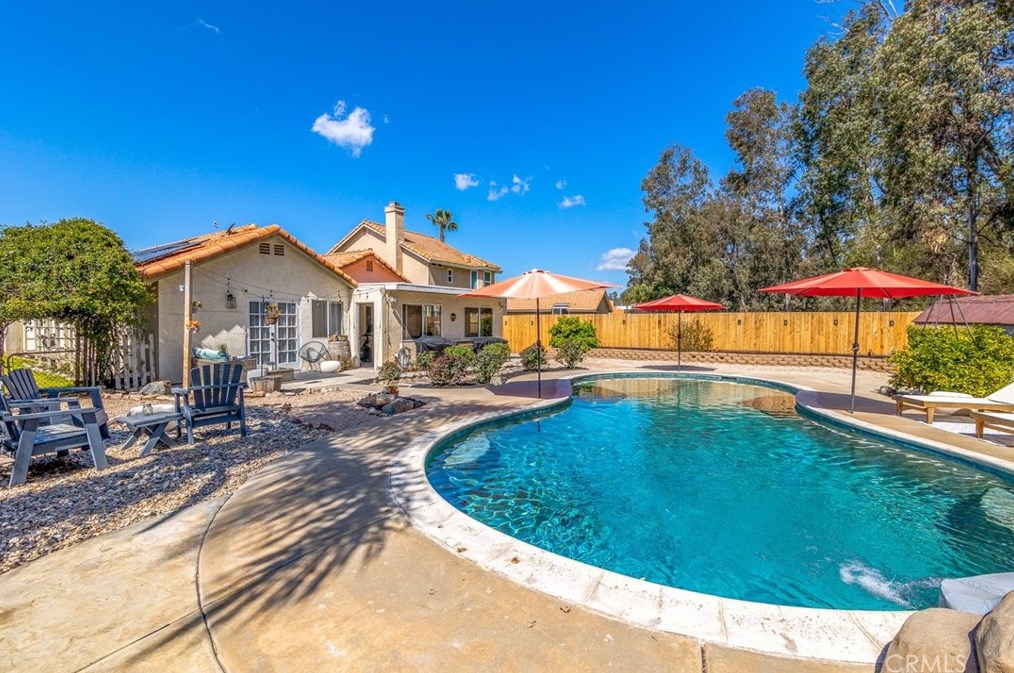 24666 Leafwood Dr, Murrieta CA  92562-4160 exterior