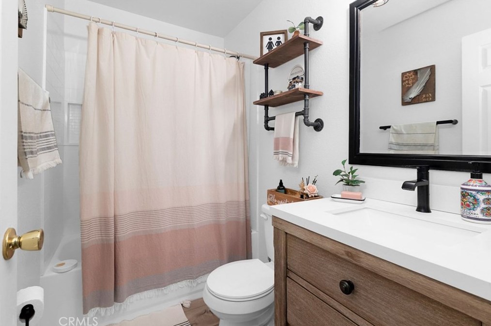 24666 Leafwood Dr, Murrieta CA  92562-4160 exterior