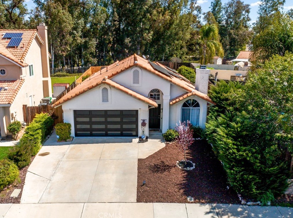 24666 Leafwood Dr, Murrieta CA  92562-4160 exterior