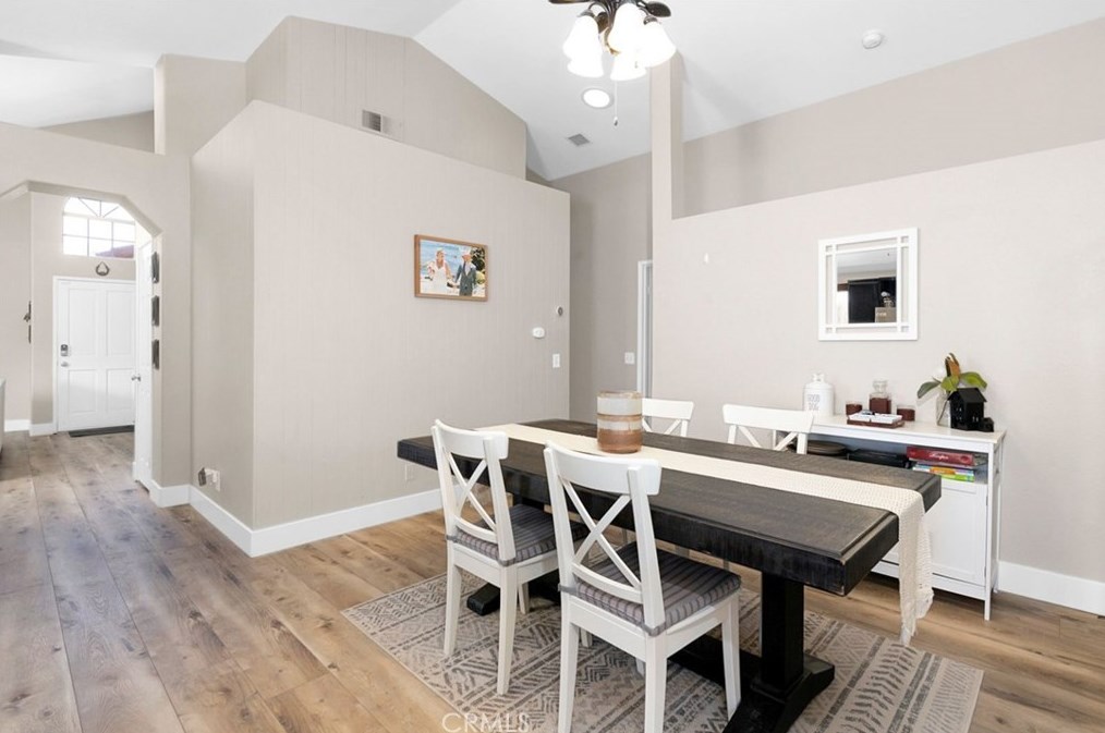 24666 Leafwood Dr, Murrieta CA  92562-4160 exterior