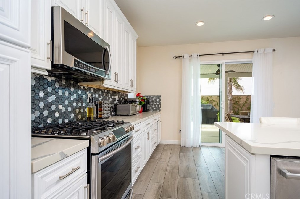 35879 Wolverine Ln, Murrieta CA  92563-7969 exterior