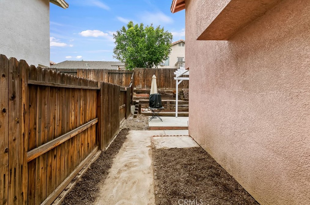 14156 Montego Bay Dr, Moreno Valley CA  92553-2905 exterior