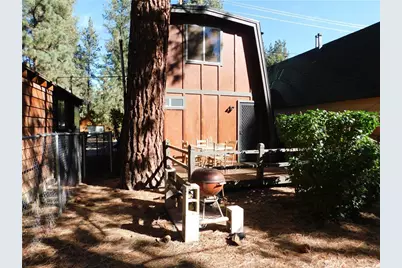 318 W Sherwood Boulevard, Big Bear City, CA 92314 - Photo 37