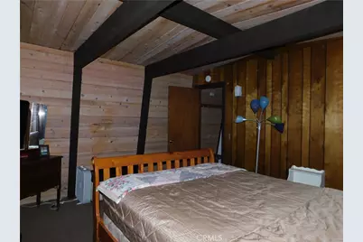 318 W Sherwood Boulevard, Big Bear City, CA 92314 - Photo 15