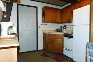 318 W Sherwood Blvd, Big Bear City, CA 92314 - Photo 9