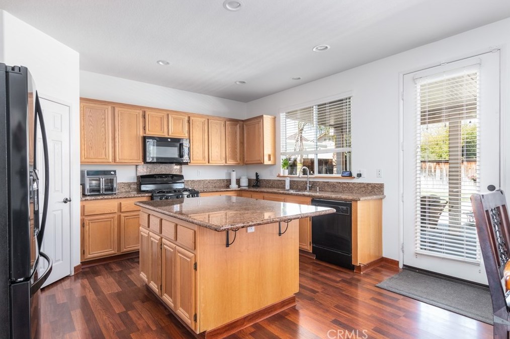 5632 Cheryl St, Hemet CA  92544-1745 exterior