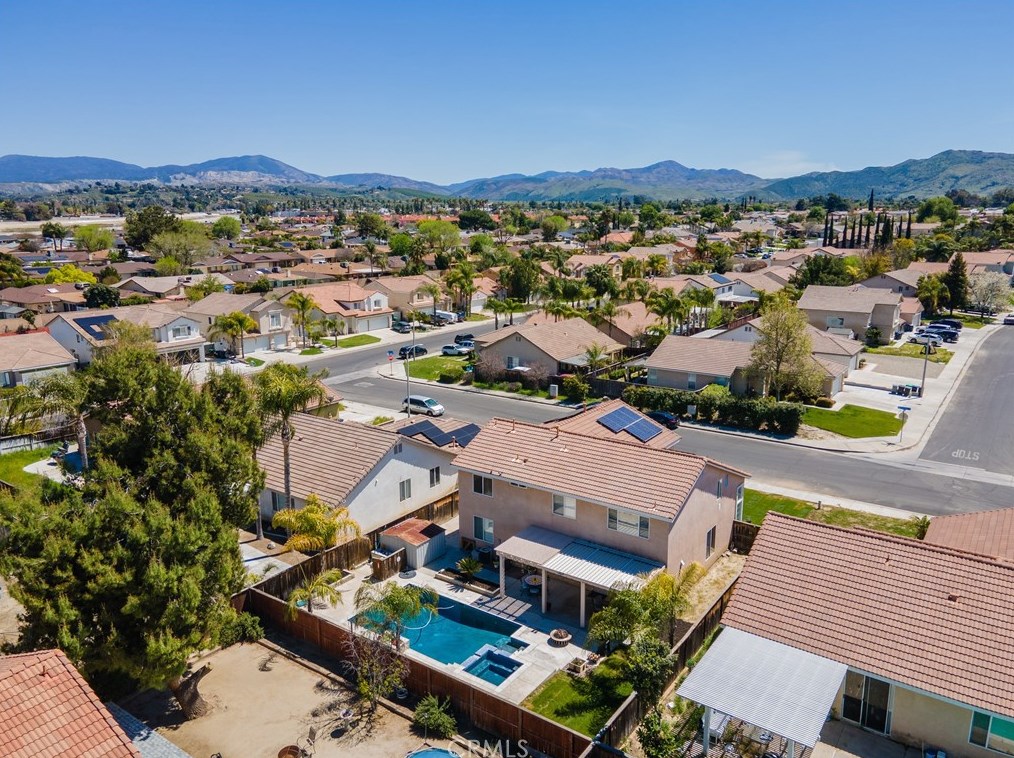 5632 Cheryl St, Hemet CA  92544-1745 exterior