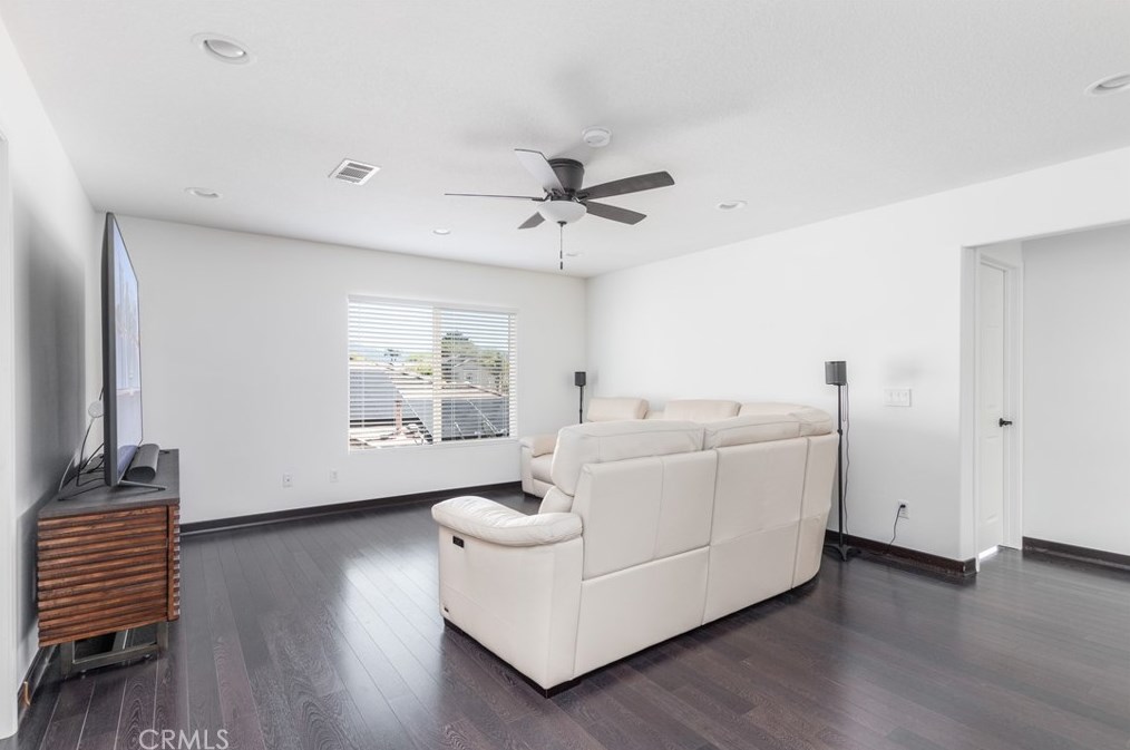 5632 Cheryl St, Hemet CA  92544-1745 exterior