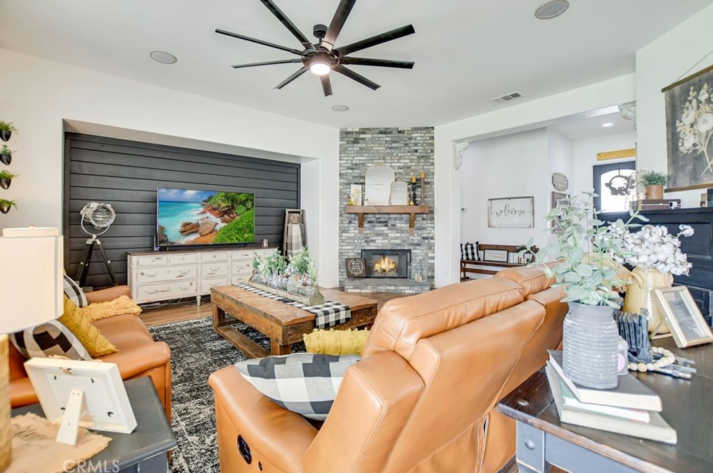 692 Alder Ct, Banning CA  92220-1291 exterior