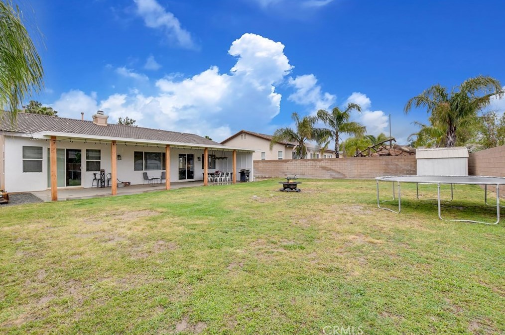 692 Alder Ct, Banning CA  92220-1291 exterior