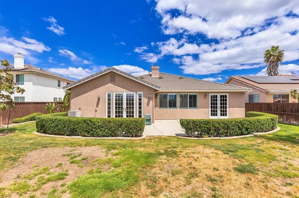 32299 Perigord Rd, Winchester CA  92596-9064 exterior