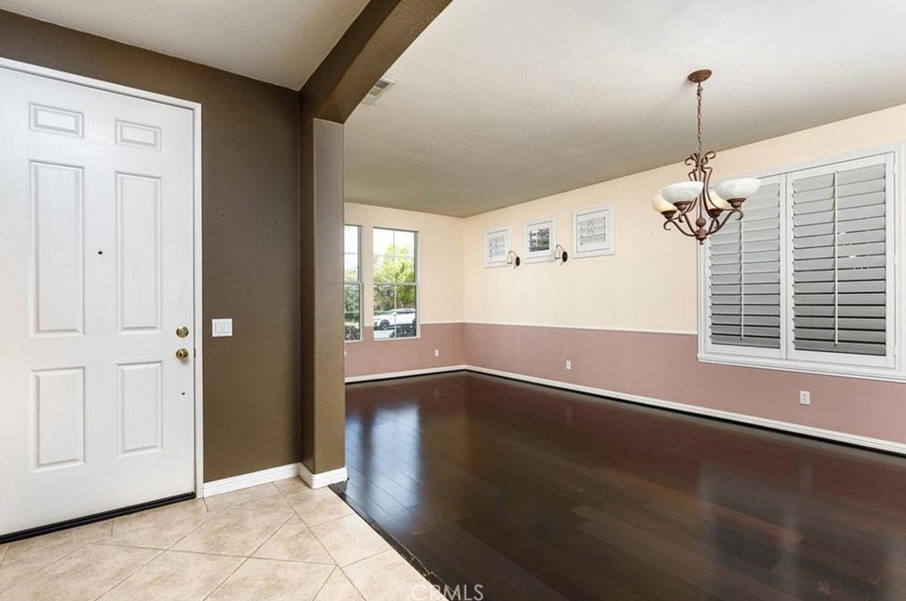 32299 Perigord Rd, Winchester CA  92596-9064 exterior