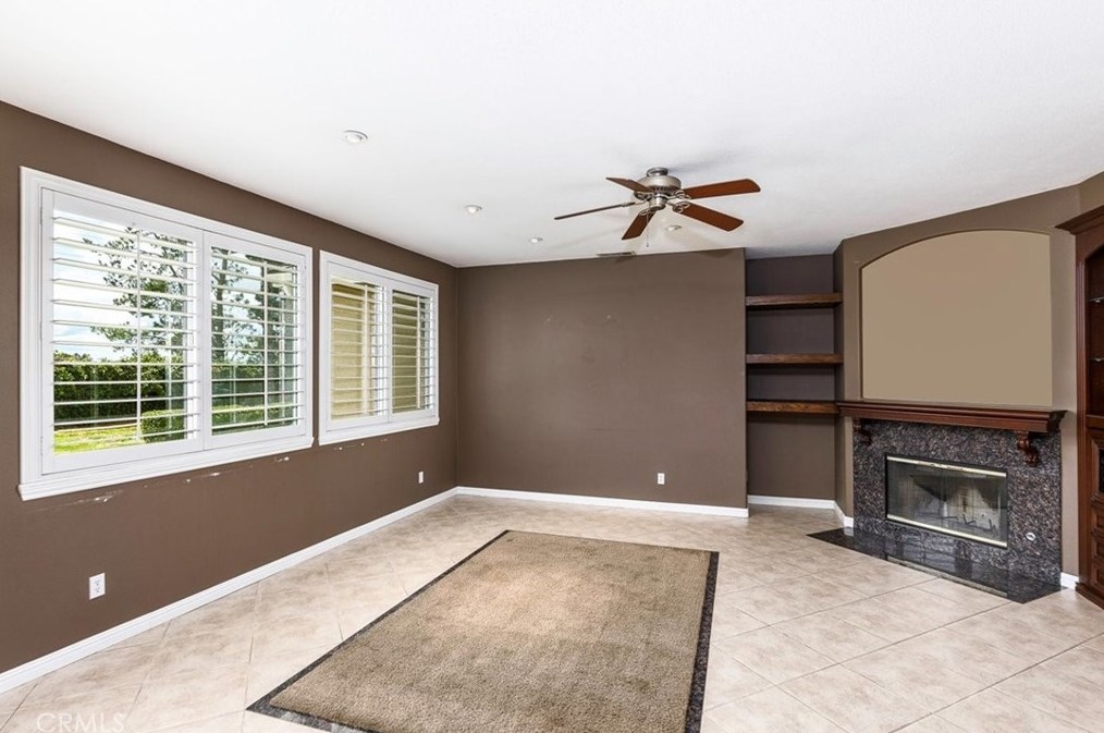 32299 Perigord Rd, Winchester CA  92596-9064 exterior