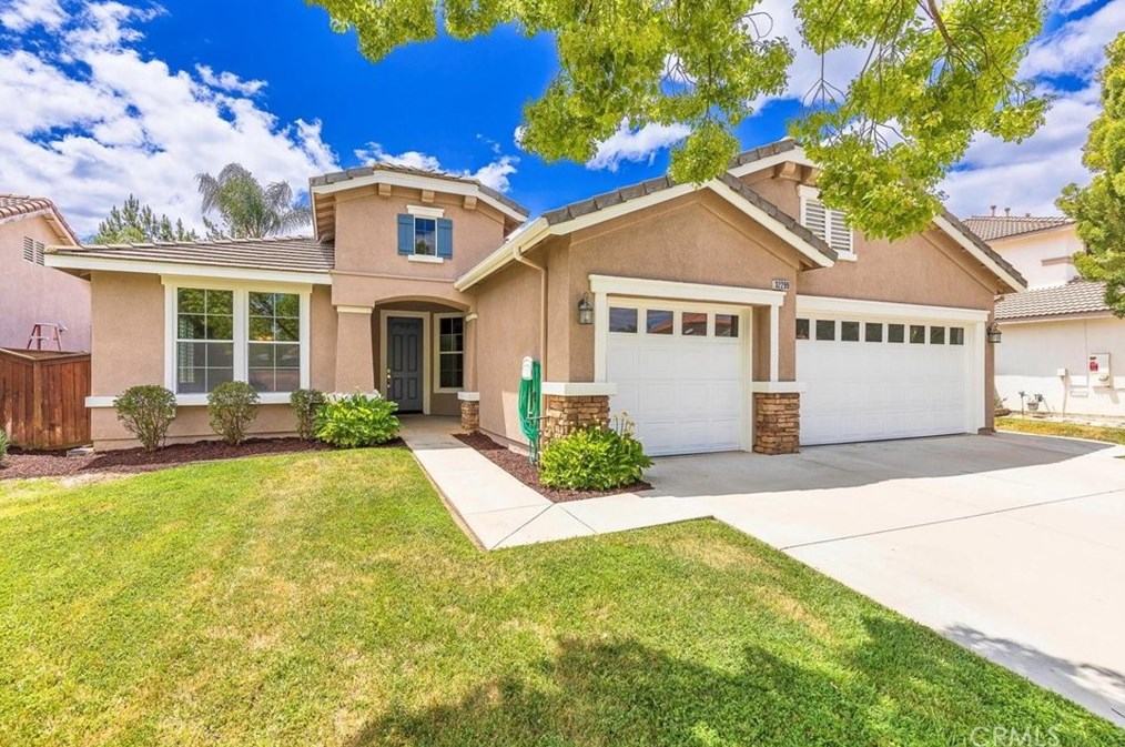 32299 Perigord Rd, Winchester CA  92596-9064 exterior